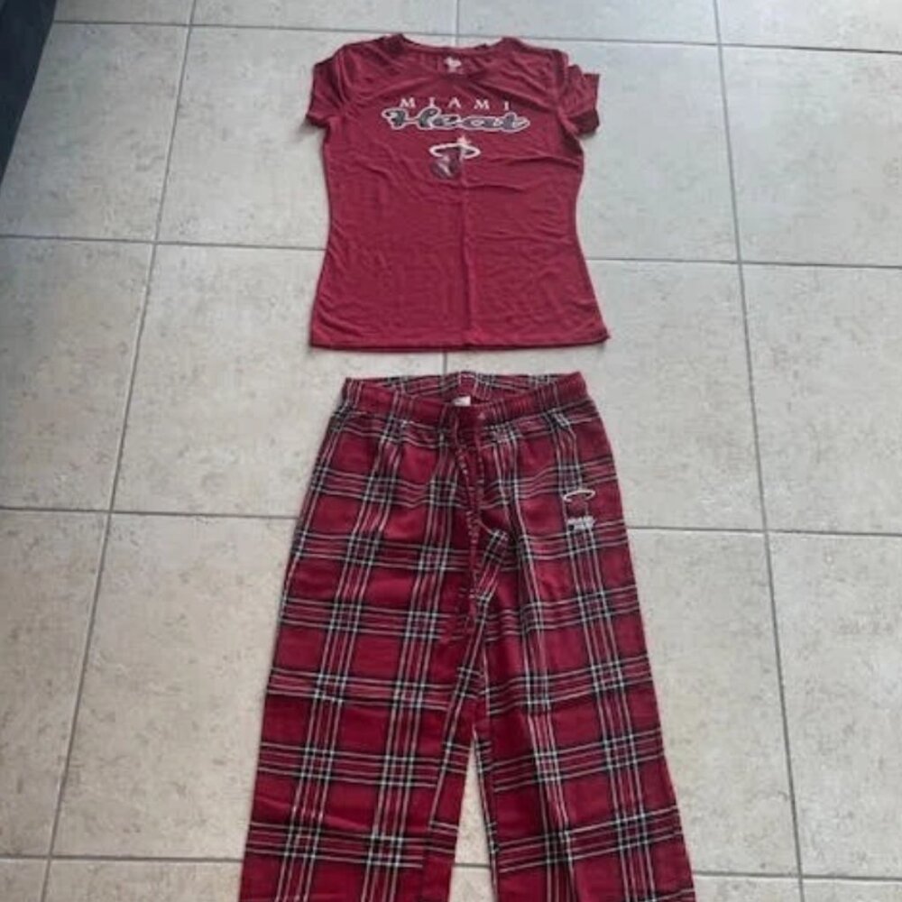 Miami Heat NBA Women's Set Small Pants Top T-Shirt Loungewear Pajama BNWOT NEW